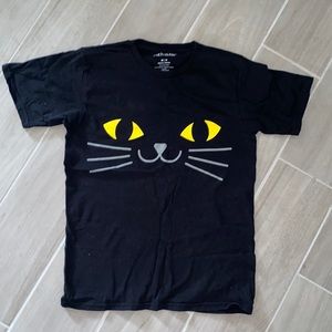 Black cat shirt. Perfect for Halloween!